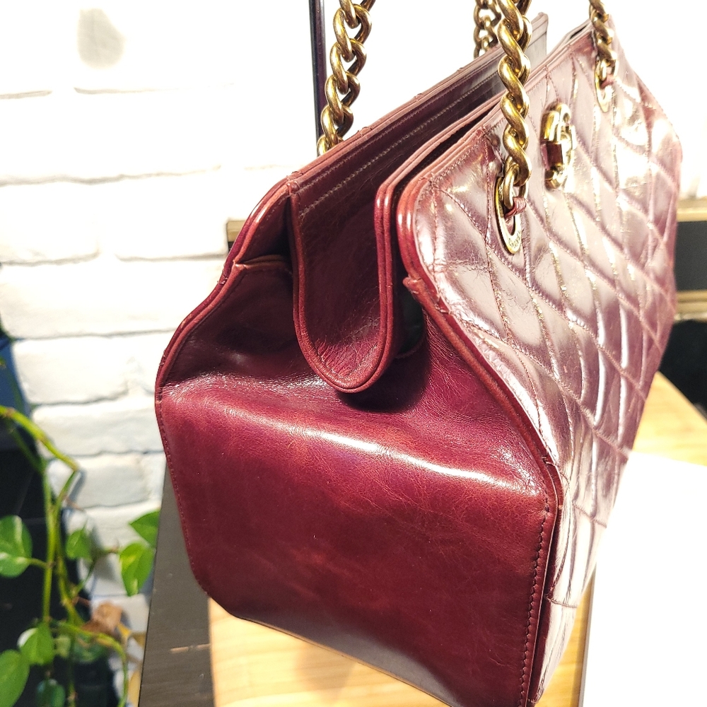 Chanel Quilted Lambskin Perfect Edge Tote - Picture 3 of 15